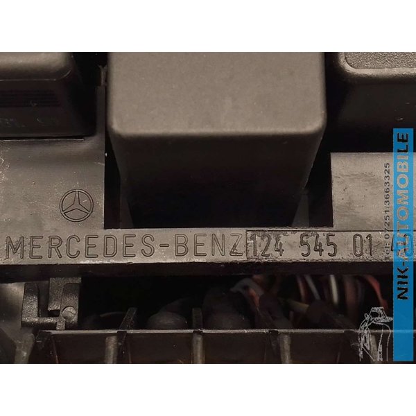 Mercedes-Benz E200 W124 Sicherungskasten  A1245450140 A1265420332